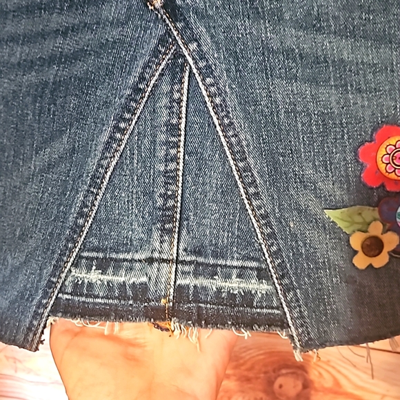 HANDMADE☆UPCYCLED EMBELLISHED DENIM SKIRT! Waist 32 - Picture 3 of 9